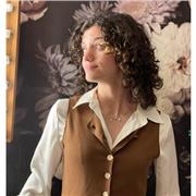 Doy classes de Inglés tanto de nivel First como de Advanced , al igual que Inglés de Primària